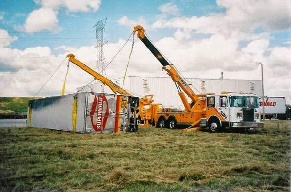 Floyd's Towing