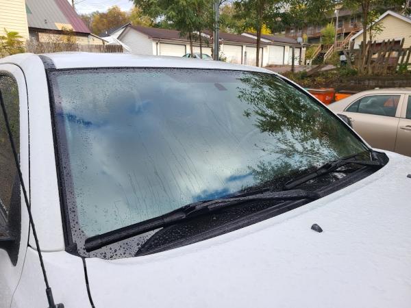 Red Robin Auto Glass LLC