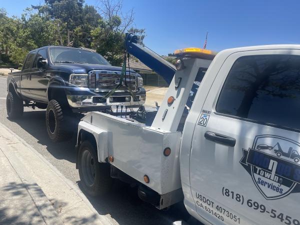 Monges Towing Service