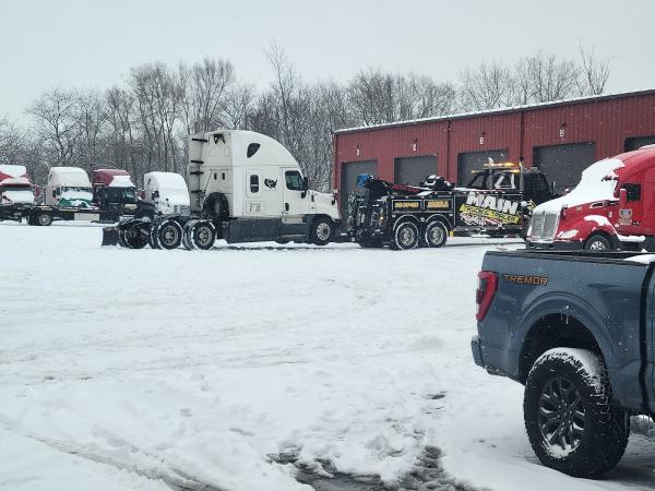 Main Truck & Trailer Repair and Towing
