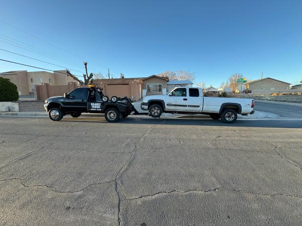 Valadez Towing & Recovery