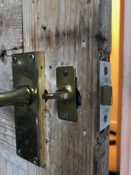 D & B Auto Locksmith