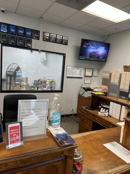 Advanced Auto Body -Tesla Certified