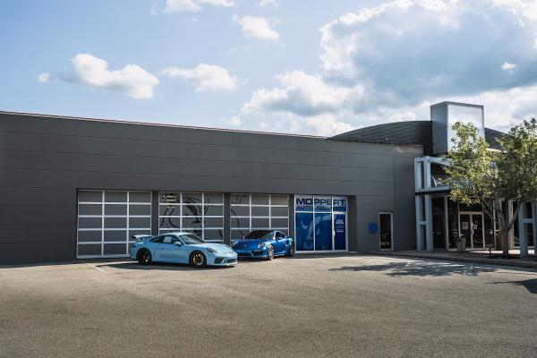 Moppert Auto Collision at Porsche