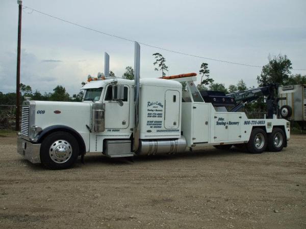 Rick & Collins Towing & Recovery