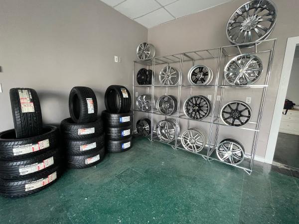 La Llanta Tire Shop & Auto Care