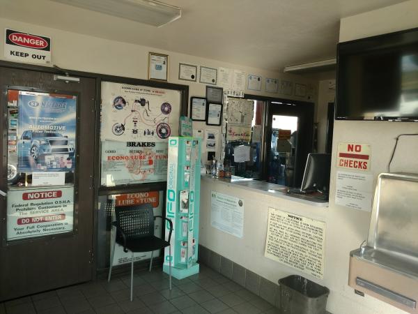 Econo Lube N' Tune & Brakes
