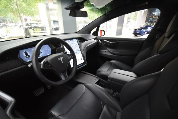 Lusso Executive Transportation Service LLC