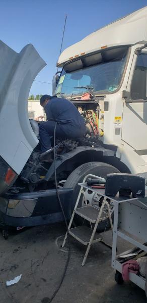 EL CHE Truck & Trailer Repair