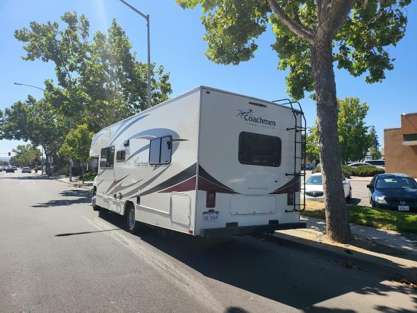 San Leandro RV and Trailer