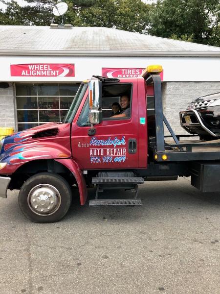 Randolph Auto Repair and Towing- Servicio de Grua