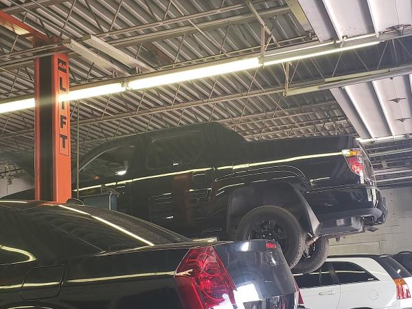 Renzie Auto Center
