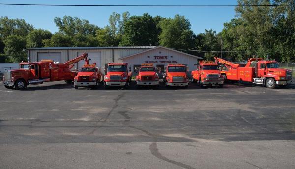 Tom's 24 Hour Towing