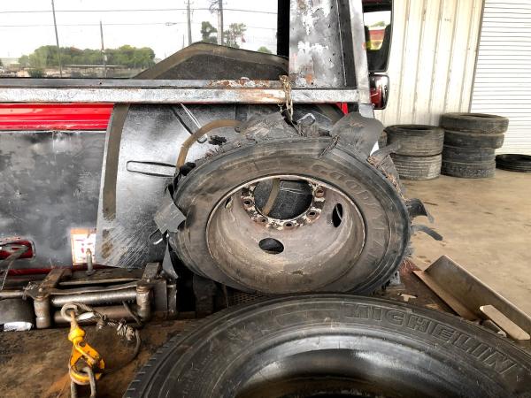 Topete Tire Service