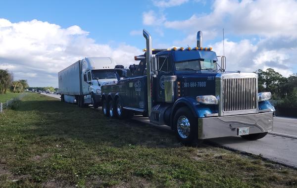 Truck Road Service and Heavy Towing