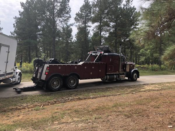 Johnny's Wrecker Services