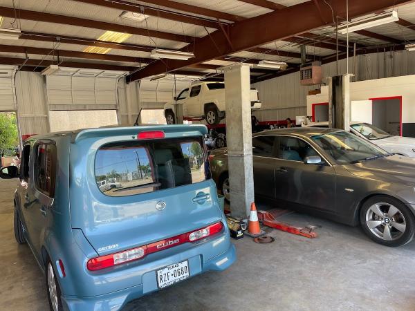 Familia Auto Services & State Inspection