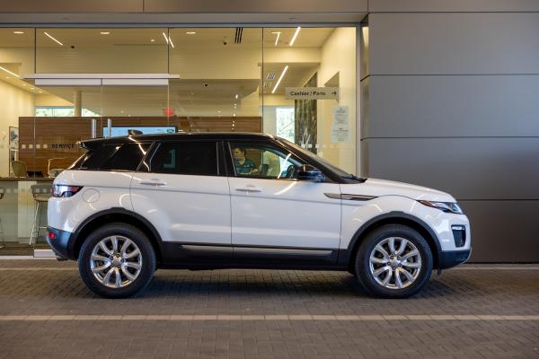 Land Rover Woodland Hills Service Center