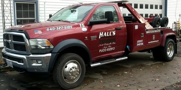 Hall's Towing