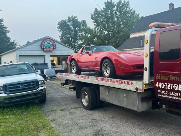 Hall's Towing