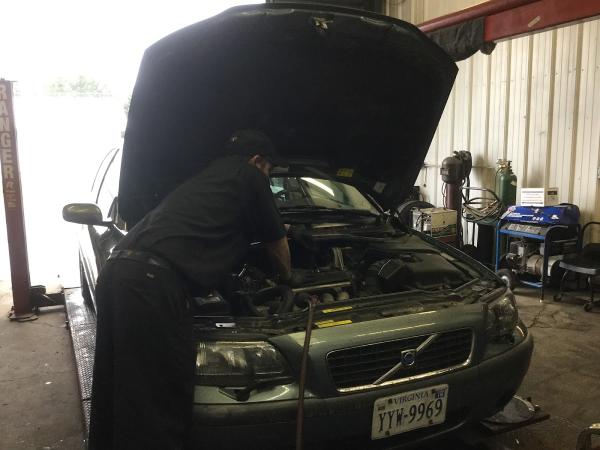 Mac's Automotive Repair and Towing Service