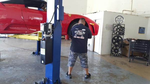 Latino's Automobile Repair
