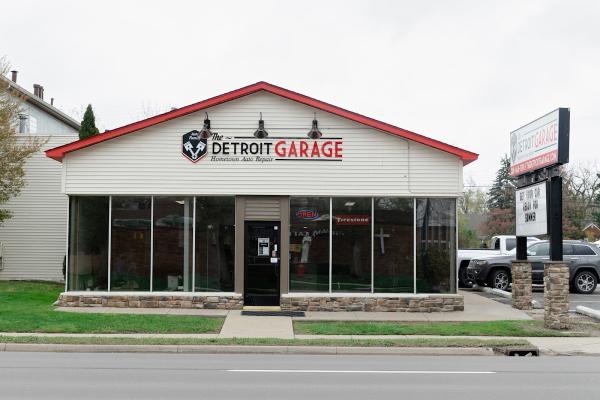 The Detroit Garage (Kenny's Lakes Area Auto Experts)