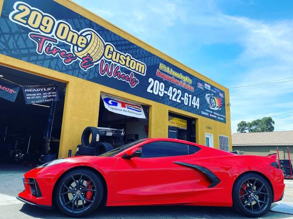 209 One Customs Tires and Wheels