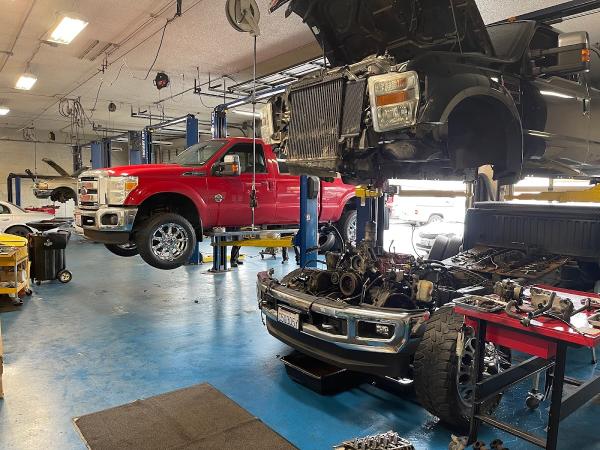 Hawk's Prairie Automotive