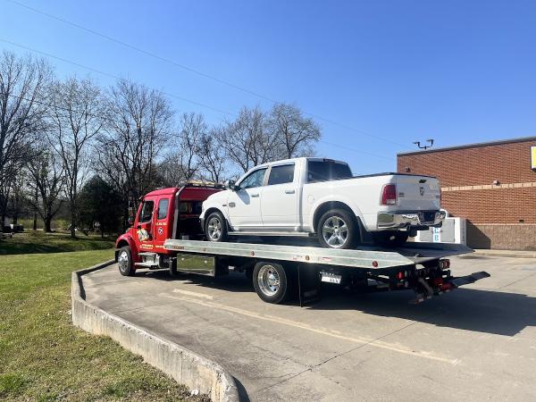 Manny's Towing AND Recovery