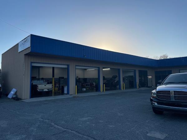 The Motorpool Mechanic & Body Shop