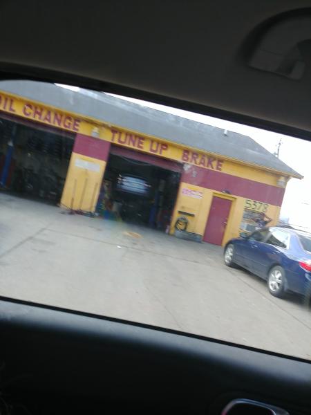 Hugo's Tire Shop