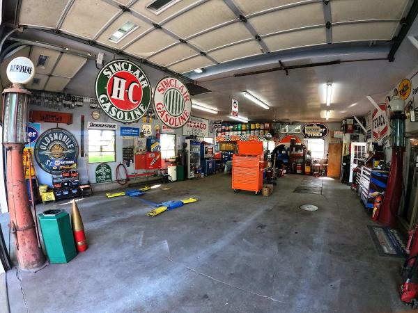 Warner's Garage and Guns