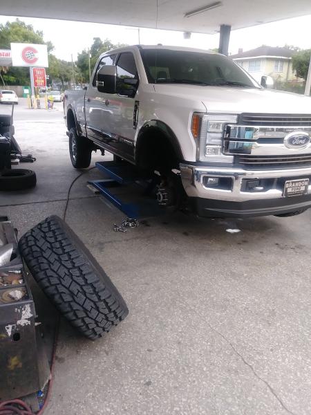 Leal Tire Shop