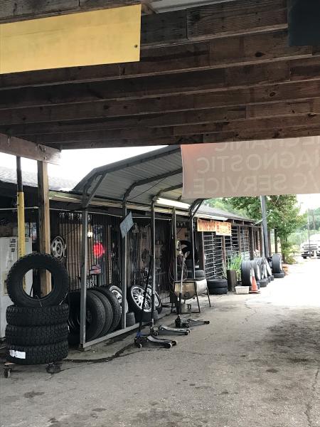 Tomas Juarez Tire Shop