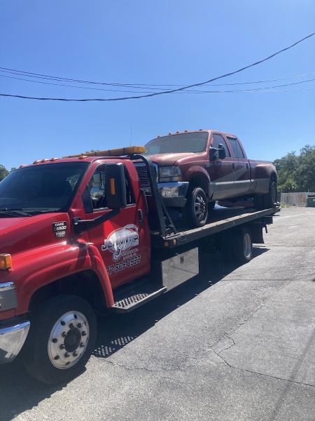 Johnny's Towing