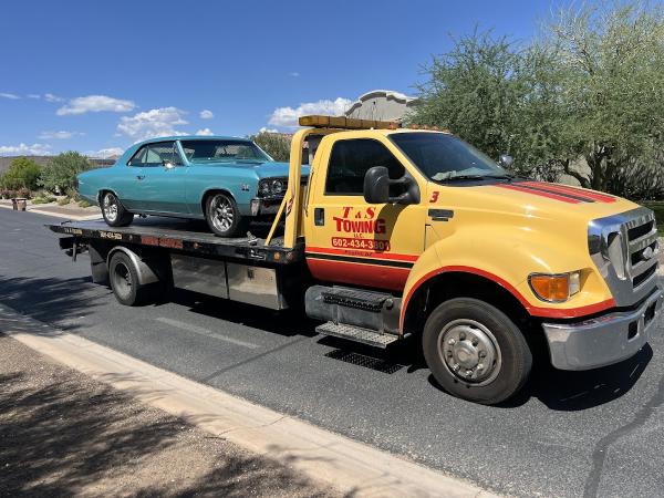 T & S Towing