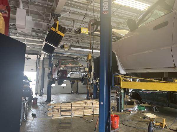 Chihuaz Auto Repair & Alingnments & Muffler Shop
