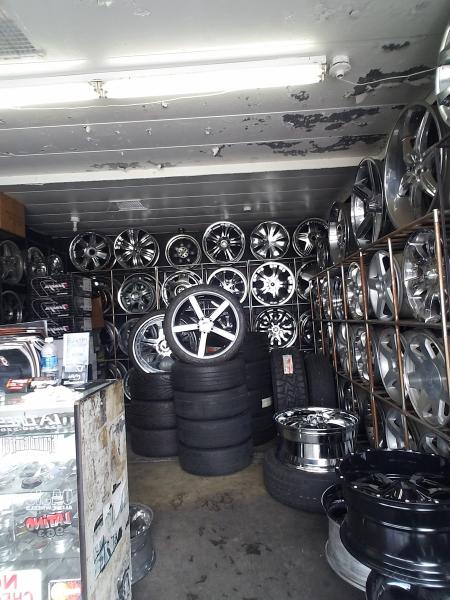 L a Tire