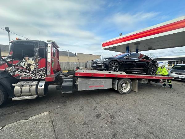 Collins Big Dog Towing & Recovery