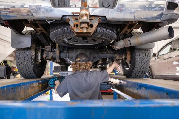 Girard's Service Center