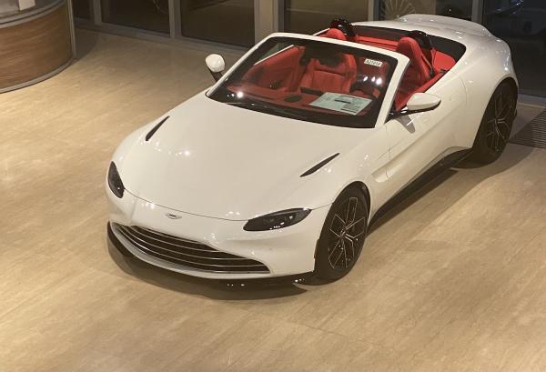 Glenview Luxury Imports Car Dealership