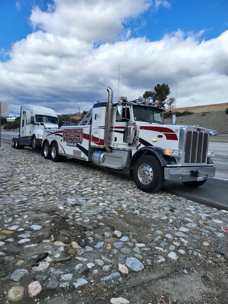 Charlie's 24hr Towing & Heavy Duty