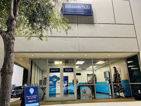 Amazon Locker+ (Houston)