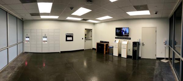 Amazon Locker+ (Houston)