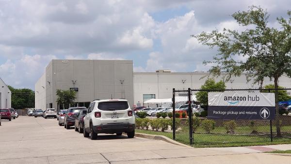 Amazon Locker+ (Houston)