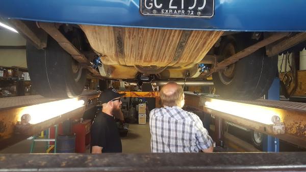 Dave's Muffler Shop