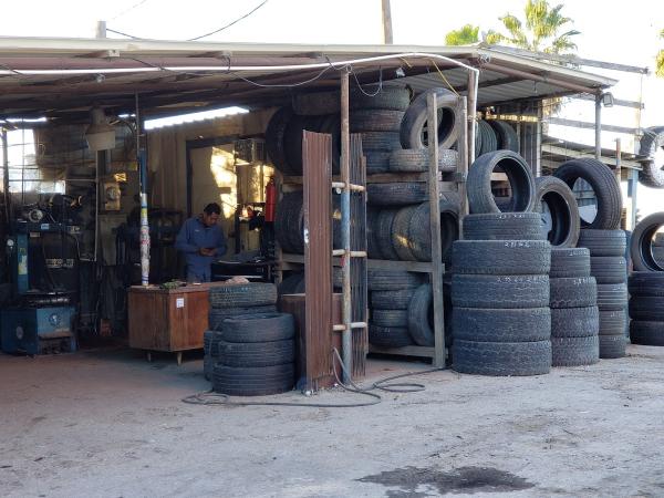 El Gallo Tire Shop