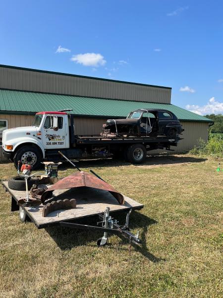 Big Reds Hook & Book Towing