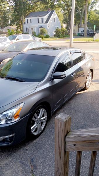 Supreme Autoglass and Tint LLC